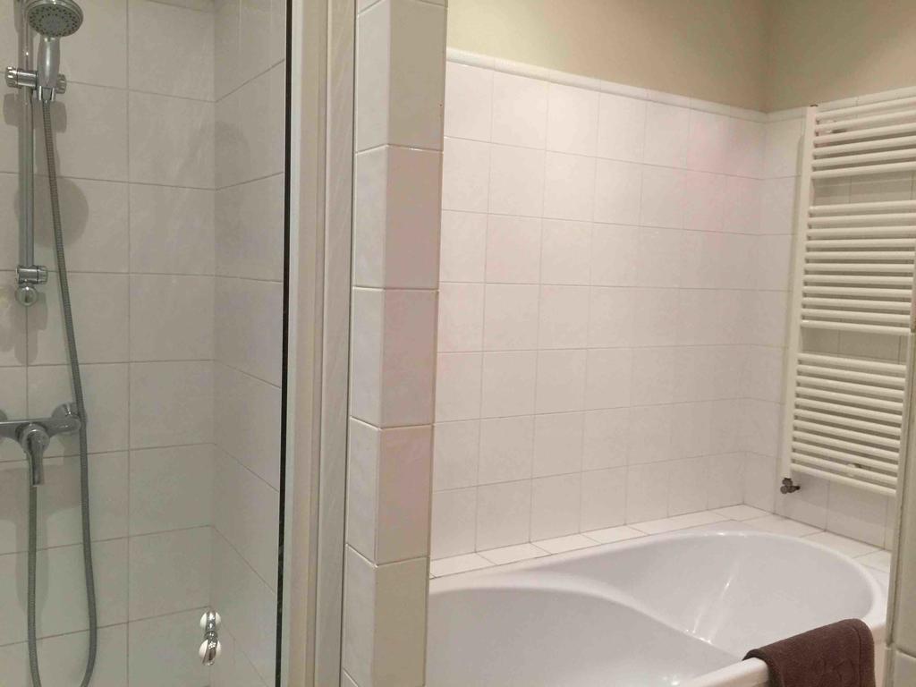 Chambre D'Hotes Les Rives De La Tronne Mer Номер фото